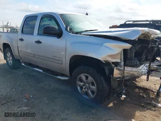 2012 GMC Sierra 1500 SLE with VIN 3GTP2VE76CG276551, listed as a IAAI auction lot 41711485 with 145,805 mi miles. Bid and sale history available at carsss.com. Image 1.