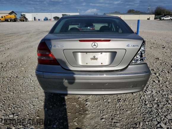 2003 Mercedes-Benz C 240 z VIN WDBRF81J93F439211, wystawiony jako Copart lot #79460514 z przebiegiem 116 596 mil mil oraz Szkoda całkowita • Salvage title. Historia ofert i sprzedaży dostępna na DreamBid. Obrazek 6.