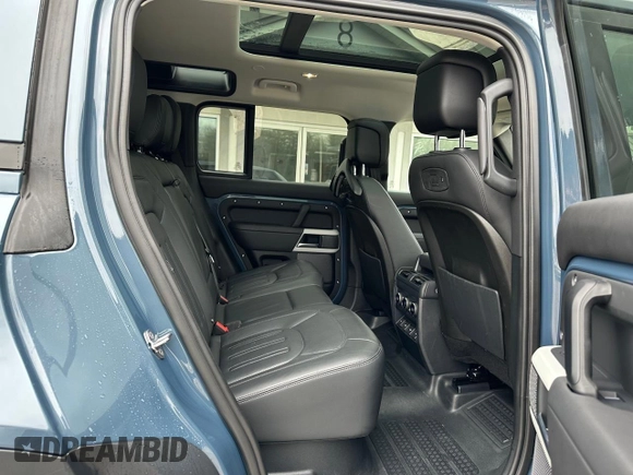 2020 Land Rover Defender SE with VIN SALEP7EU8L2022867, listed as a Copart auction lot 49167865 with 68,673 mi miles and Clean title. Bid and sale history available at DreamBid. Image 6.