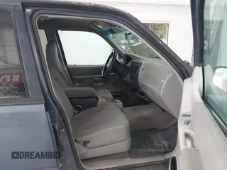 2000 Ford Explorer XLS with VIN 1FMZU62X6YZA90590, listed as a IAAI auction lot 42734741 with 288,016 mi miles and . Bid and sale history available at DreamBid. Image 5.