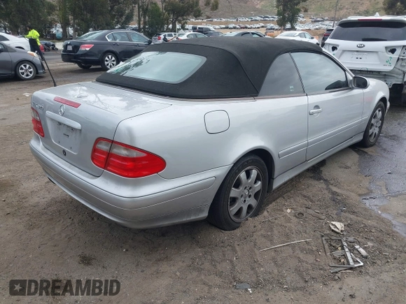 2001 Mercedes-Benz CLK 320/430 with VIN WDBLK65G71T075969, listed as a IAAI auction lot 42103313 with 172,182 mi miles and . Bid and sale history available at DreamBid. Image 4.