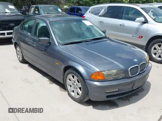 2001 BMW 3 Series 325i z VIN WBAAV33441FU95160, wystawiony jako IAAI lot #42333502 z przebiegiem 163 712 mil mil oraz . Historia ofert i sprzedaży dostępna na DreamBid. Obrazek 1.