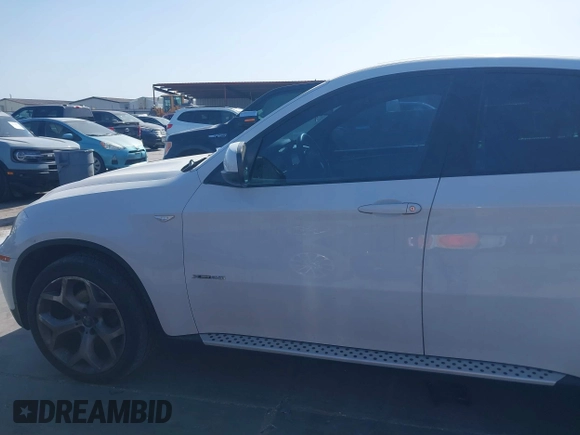2014 BMW X6 xDrive35i z VIN 5UXFG2C5XE0C44062, wystawiony jako IAAI lot #41848304 z przebiegiem 154 683 mil mil oraz . Historia ofert i sprzedaży dostępna na DreamBid. Obrazek 15.