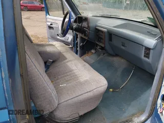 1990 Ford F-150 z VIN 1FTEF15N5LNB22374, wystawiony jako IAAI lot #42443032 z przebiegiem 97 868 mil mil oraz . Historia ofert i sprzedaży dostępna na DreamBid. Obrazek 5.