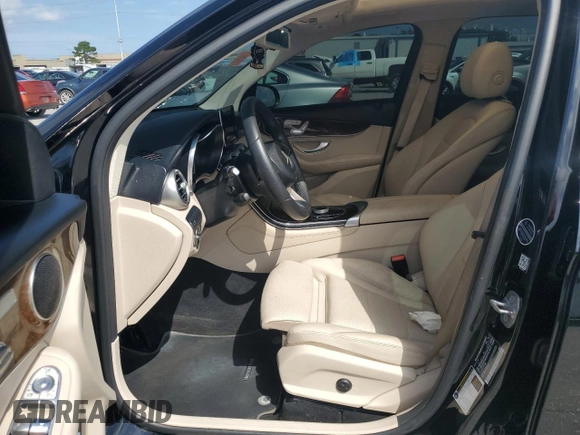 2018 Mercedes-Benz GLC 300 z VIN WDC0G4JB0JV047191, wystawiony jako Copart lot #67275795 z przebiegiem Nie podano mil oraz Czysty tytuł • Clean title. Historia ofert i sprzedaży dostępna na DreamBid. Obrazek 7.