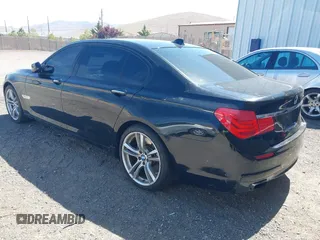 2011 BMW 7 Series 750Li z VIN WBAKB8C57BC851865, wystawiony jako IAAI lot #42229423 z przebiegiem 92 728 mil mil oraz . Historia ofert i sprzedaży dostępna na DreamBid. Obrazek 3.
