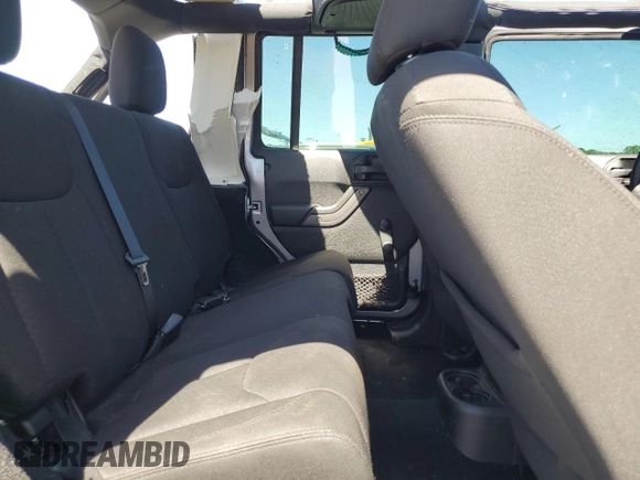 2016 Jeep Wrangler Unlimited Sport z VIN 1C4BJWDG4GL327252, wystawiony jako Copart lot #57433645 z przebiegiem 109 108 mil mil oraz Szkoda całkowita • Salvage title. Historia ofert i sprzedaży dostępna na DreamBid. Obrazek 10.