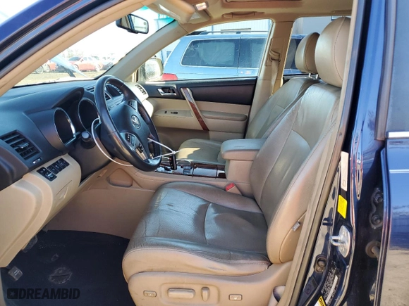 2011 Toyota Highlander Limited with VIN 5TDDK3EH2BS066321, listed as a Copart auction lot 45623685 with 318,830 mi miles and Salvage Title. Bid and sale history available at carsss.com. Image 7.