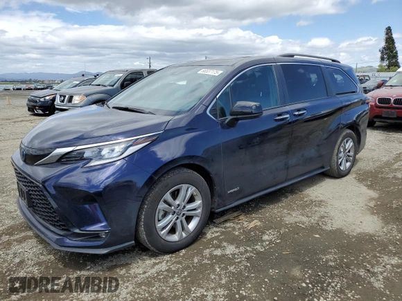 2021 Toyota Sienna XSE with VIN 5TDXSKFC1MS037700, listed as a Copart auction lot 56537175 with 62,411 mi miles and Salvage title. Bid and sale history available at DreamBid. Image 1.