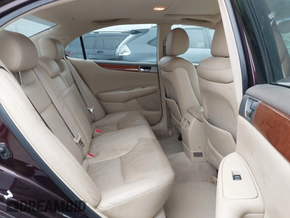 2005 Lexus ES 330 with VIN JTHBA30G955061537, listed as a IAAI auction lot 42024501 with 131,132 mi miles. Bid and sale history available at carsss.com. Image 8.