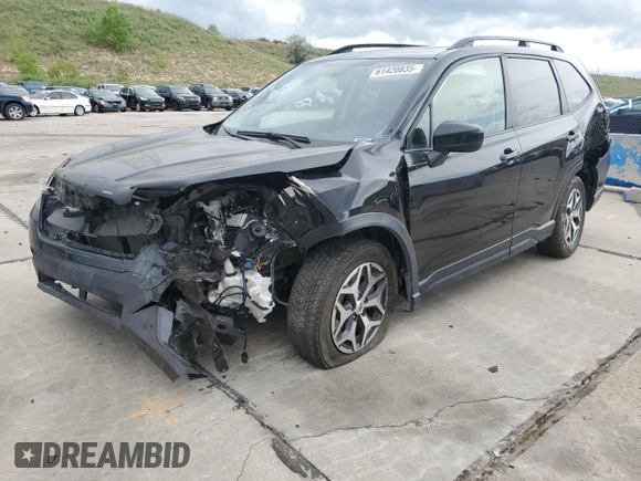 2021 Subaru Forester Premium z VIN JF2SKAFC6MH485036, wystawiony jako Copart lot #61420835 z przebiegiem Nie podano mil oraz Szkoda całkowita • Salvage title. Historia ofert i sprzedaży dostępna na DreamBid. Obrazek 1.