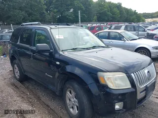 2008 Mercury Mariner with VIN 4M2CU39H28KJ29475, listed as a IAAI auction lot 40083583 with 174,716 mi miles. Bid and sale history available at carsss.com. Image 1.