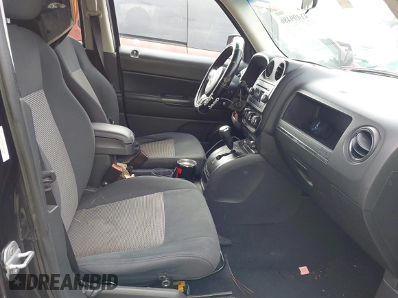 2011 Jeep Patriot Latitude with VIN 1J4NT1GB5BD140710, listed as a IAAI auction lot 41499486 with 182,809 mi miles. Bid and sale history available at carsss.com. Image 5.