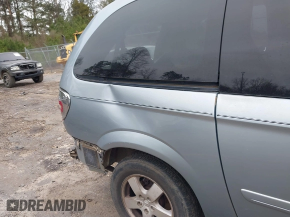 2006 Chrysler Town & Country LX with VIN 2A4GP44R56R738167, listed as a IAAI auction lot 41485614 with 279,103 mi miles and . Bid and sale history available at DreamBid. Image 14.