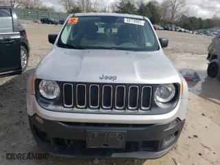 2017 Jeep Renegade Sport with VIN ZACCJBAB4HPG34990, listed as a Copart auction lot 50770965 with NaN miles and Salvage Title. Bid and sale history available at carsss.com. Image 5.