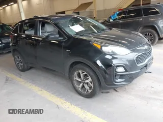 2020 Kia Sportage LX z VIN KNDPMCAC4L7805735, wystawiony jako IAAI lot #42014467 z przebiegiem 30 555 mil mil oraz . Historia ofert i sprzedaży dostępna na DreamBid. Obrazek 1.