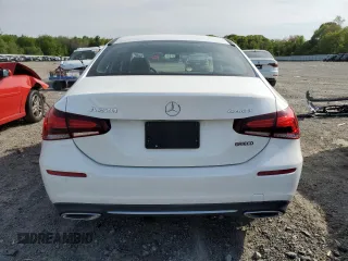 2021 Mercedes-Benz A 220 z VIN W1K3G4FB3MJ264053, wystawiony jako Copart lot #56964905 z przebiegiem 26 806 mil mil oraz Szkoda całkowita • Salvage title. Historia ofert i sprzedaży dostępna na DreamBid. Obrazek 6.
