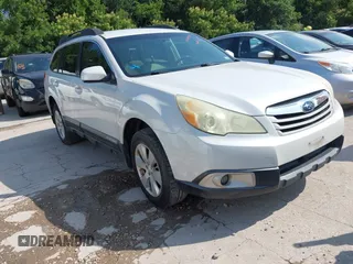 2010 Subaru Outback Premium All-Weather Anniversary z VIN 4S4BRCCC4A3376752, wystawiony jako IAAI lot #42409631 z przebiegiem 136 615 mil mil oraz . Historia ofert i sprzedaży dostępna na DreamBid. Obrazek 1.