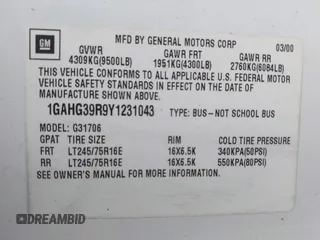 2000 Chevrolet Express with VIN 1GAHG39R9Y1231043, listed as a IAAI auction lot 40906500 with 71,979 mi miles. Bid and sale history available at carsss.com. Image 9.