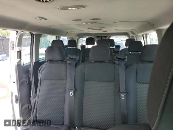 2021 Ford Transit Passenger XL z VIN 1FBAX2Y89MKA38282, wystawiony jako Copart lot #63458855 z przebiegiem 113 489 mil mil oraz Czysty tytuł • Clean title. Historia ofert i sprzedaży dostępna na DreamBid. Obrazek 10.