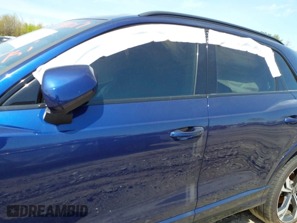 2024 Audi Q3 S line Premium Plus z VIN WA1EECF39R1107267, wystawiony jako IAAI lot #40791219 z przebiegiem 26 658 mil mil oraz . Historia ofert i sprzedaży dostępna na DreamBid. Obrazek 17.