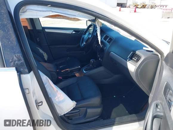 2012 Volkswagen Jetta Sedan SEL w/Sunroof with VIN 3VWLX7AJ4CM323376, listed as a IAAI auction lot 41722977 with 282,535 mi miles. Bid and sale history available at carsss.com. Image 5.