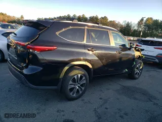 2023 Toyota Highlander L with VIN 5TDKDRBH9PS041402, listed as a Copart auction lot 82399854 with 30,208 mi miles and Salvage Title. Bid and sale history available at carsss.com. Image 3.