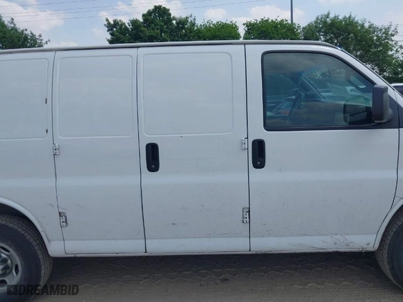 2017 Chevrolet Express Cargo Van with VIN 1GCWGAFF2H1136577, listed as a IAAI auction lot 41953448 with 148,057 mi miles. Bid and sale history available at carsss.com. Image 13.