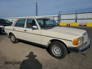 1983 Mercedes-Benz 300 with VIN WDBAB33A1DB021775, listed as a Copart auction lot 79347334 with 201,388 mi miles and Clean Title. Bid and sale history available at carsss.com. Image 4.