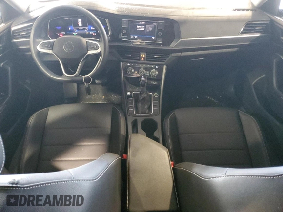 2024 Volkswagen Jetta SE with VIN 3VW7M7BU5RM080432, listed as a Copart auction lot 61968525 with 32,673 mi miles and Salvage title. Bid and sale history available at DreamBid. Image 8.