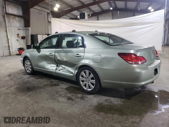 2006 Toyota Avalon XL z VIN 4T1BK36B46U090893, wystawiony jako Copart lot #60064325 z przebiegiem 142 546 mil mil oraz Czysty tytuł • Clean title. Historia ofert i sprzedaży dostępna na DreamBid. Obrazek 2.