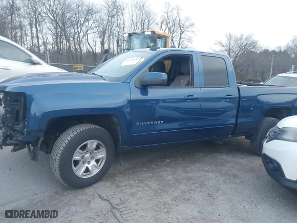2018 Chevrolet Silverado 1500 LT with VIN 1GCVKREC6JZ114833, listed as a IAAI auction lot 41329038 with 141,394 mi miles. Bid and sale history available at carsss.com. Image 15.