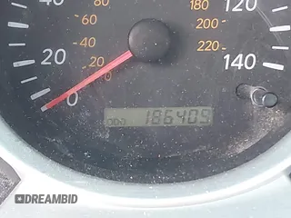 2004 Toyota Highlander z VIN JTEEP21AX40055853, wystawiony jako IAAI lot #41640471 z przebiegiem 186 409 mil mil oraz . Historia ofert i sprzedaży dostępna na DreamBid. Obrazek 15.