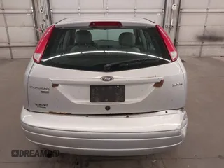 2005 Ford Focus S with VIN 3FAFP37N15R138393, listed as a IAAI auction lot 42106817 with 144,047 mi miles and . Bid and sale history available at carsss.com. Image 17.