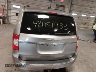 2013 Chrysler Town & Country Touring with VIN 2C4RC1BG1DR646691, listed as a IAAI auction lot 42051933 with 162,960 mi miles. Bid and sale history available at carsss.com. Image 16.