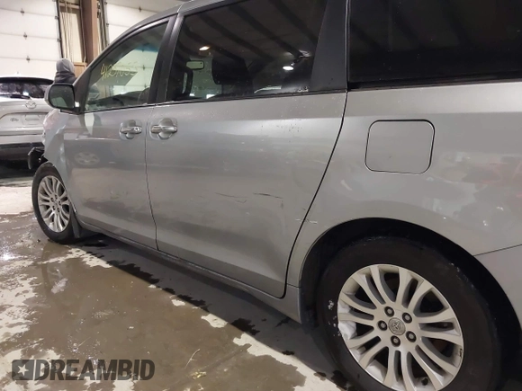 2017 Toyota Sienna XLE Auto Access Seat with VIN 5TDYZ3DC8HS769921, listed as a IAAI auction lot 41237055 with 152,509 mi miles and . Bid and sale history available at DreamBid. Image 19.