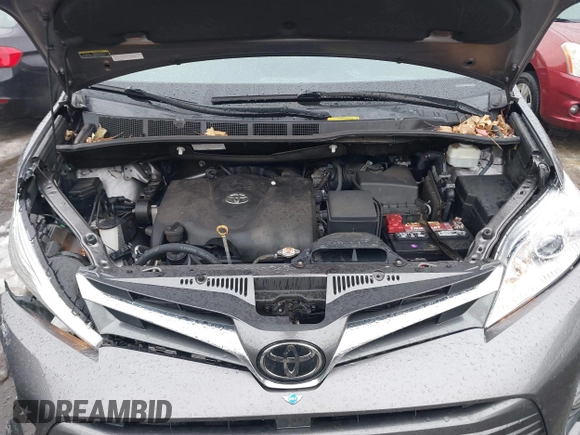 2020 Toyota Sienna XLE with VIN 5TDDZ3DC3LS240464, listed as a IAAI auction lot 41663051 with 41,602 mi miles. Bid and sale history available at carsss.com. Image 10.