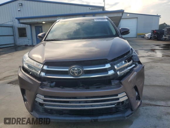 2017 Toyota Highlander Limited with VIN 5TDYZRFH3HS228058, listed as a Copart auction lot 62034005 with 140,250 mi miles and Salvage title. Bid and sale history available at DreamBid. Image 5.