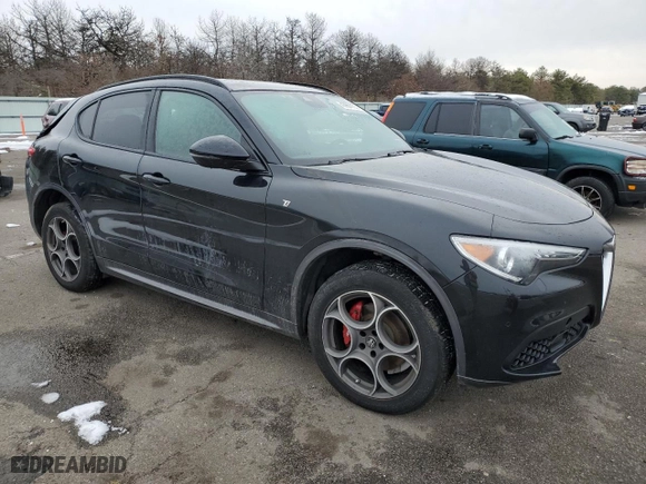 2023 Alfa Romeo Stelvio Ti with VIN ZASPAKBN7P7D54428, listed as a Copart auction lot 43994135 with 0 mi miles and Salvage Title. Bid and sale history available at carsss.com. Image 4.