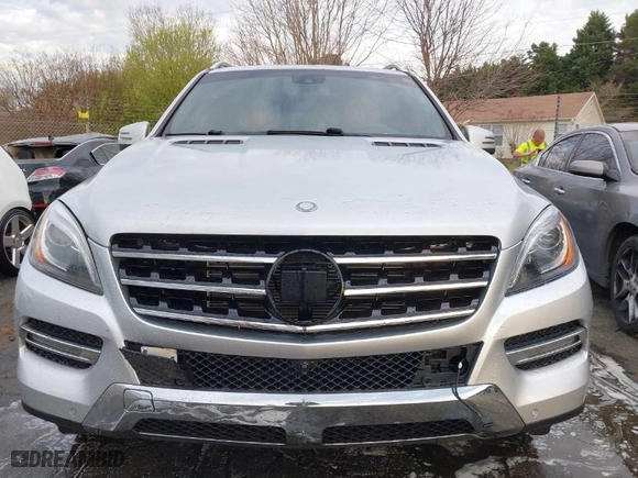 2014 Mercedes-Benz M-Class ML 350 with VIN 4JGDA5HB8EA353276, listed as a IAAI auction lot 41709756 with 189,512 mi miles. Bid and sale history available at carsss.com. Image 12.