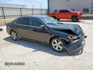 2014 Volkswagen Passat Wolfsburg Edition z VIN 1VWAT7A36EC030197, wystawiony jako Copart lot #59638335 z przebiegiem 236 622 mil mil oraz Szkoda całkowita • Salvage title. Historia ofert i sprzedaży dostępna na DreamBid. Obrazek 4.