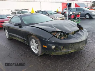 2000 Pontiac Firebird Firebird z VIN 2G2FS22K7Y2140141, wystawiony jako IAAI lot #41219773 z przebiegiem Nie podano mil oraz . Historia ofert i sprzedaży dostępna na DreamBid. Obrazek 1.