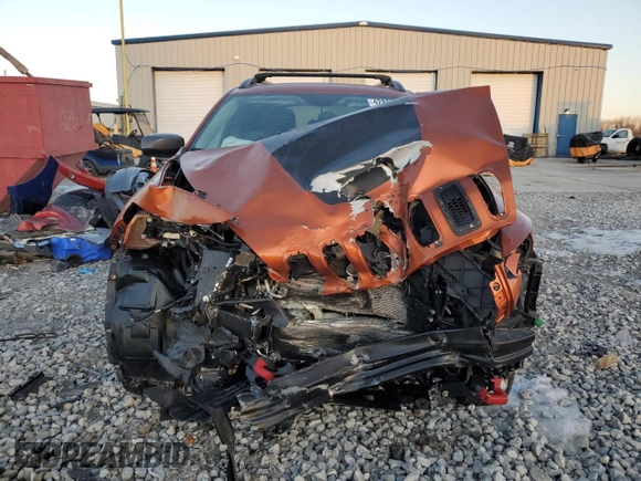 2016 Jeep Cherokee Trailhawk with VIN 1C4PJMBSXGW286822, listed as a Copart auction lot 42823545 with 66,898 mi miles and Salvage title. Bid and sale history available at DreamBid. Image 5.