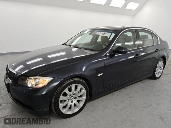 2006 BMW 3 Series 330xi with VIN WBAVD33546KV68572, listed as a Copart auction lot 88468665 with 117,827 mi miles and Clean Title. Bid and sale history available at carsss.com. Image 1.
