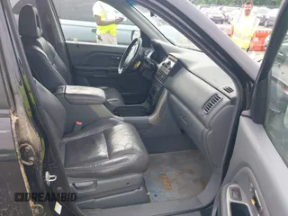 2004 Honda Pilot EX with VIN 5FNYF18574B008241, listed as a IAAI auction lot 42248581 with 267,334 mi miles and . Bid and sale history available at DreamBid. Image 5.