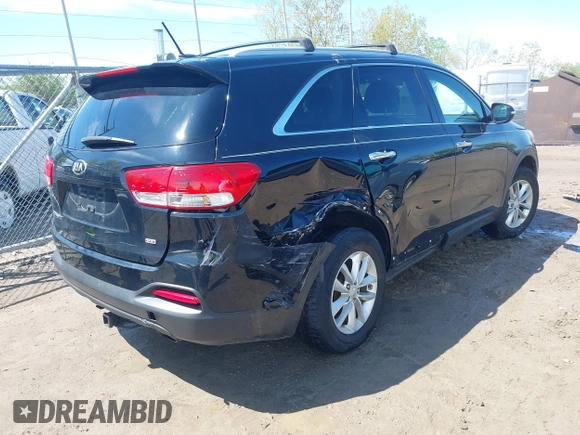 2017 Kia Sorento LX with VIN 5XYPG4A31HG264635, listed as a IAAI auction lot 42181056 with 163,493 mi miles and . Bid and sale history available at carsss.com. Image 4.