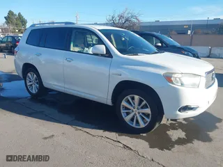 2008 Toyota Highlander Hybrid with VIN JTEEW41A882017059, listed as a IAAI auction lot 41608387 with 246,354 mi miles. Bid and sale history available at carsss.com. Image 1.
