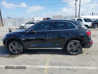 2021 Audi Q5 Premium Plus z VIN WA1E2AFY2M2045125, wystawiony jako IAAI lot #42251738 z przebiegiem 44 395 mil mil oraz . Historia ofert i sprzedaży dostępna na DreamBid. Obrazek 15.