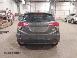 2022 Honda HR-V Sport with VIN 3CZRU6H13NM764581, listed as a IAAI auction lot 41206113 with 28,435 mi miles. Bid and sale history available at carsss.com. Image 16.