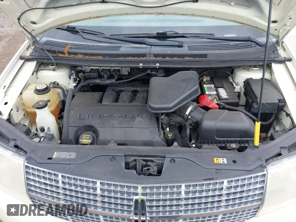2008 Lincoln MKX z VIN 2LMDU68C18BJ27938, wystawiony jako IAAI lot #42318376 z przebiegiem 103 415 mil mil oraz . Historia ofert i sprzedaży dostępna na DreamBid. Obrazek 10.